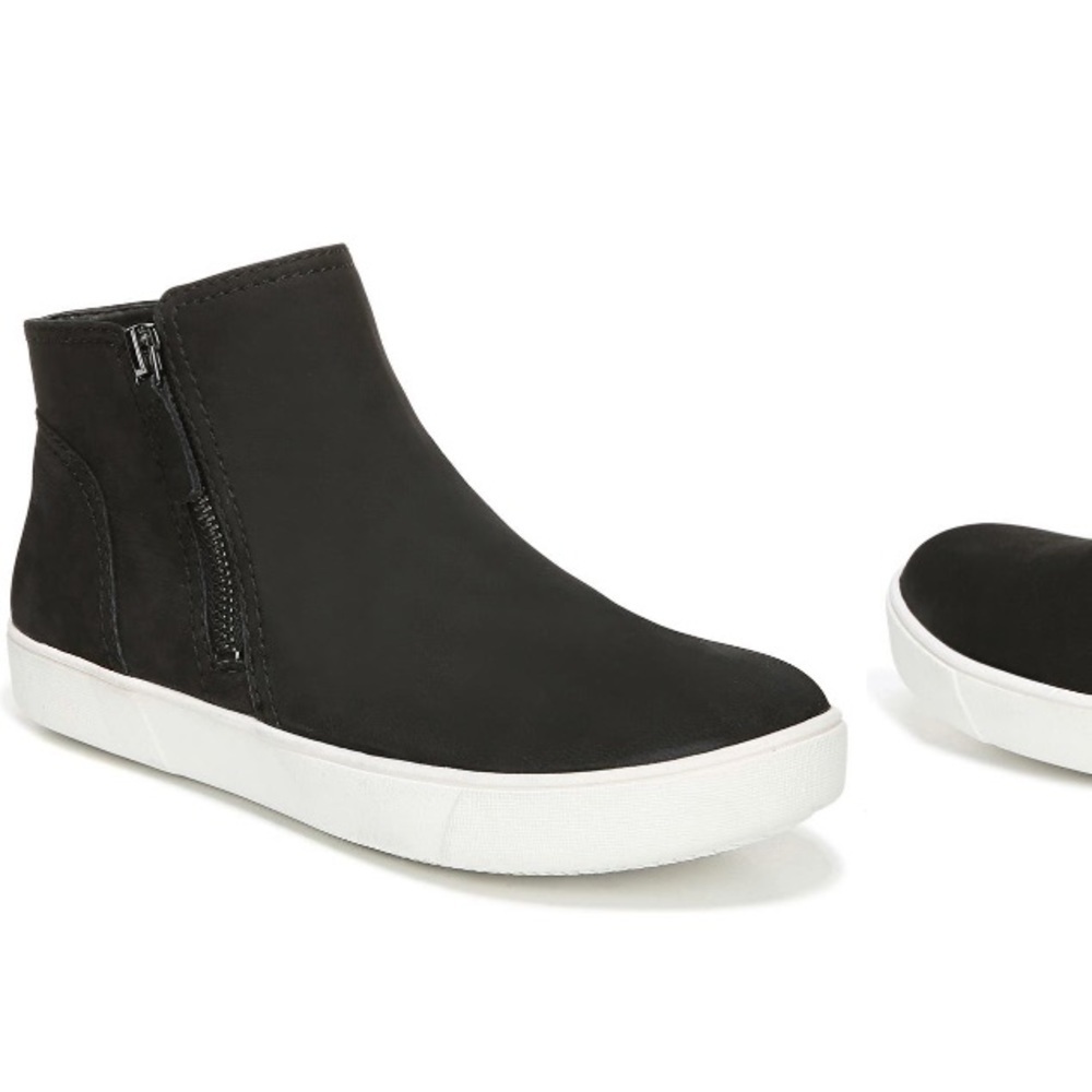 Naturalizer High Top Miranda Sneaker Size 10 Black Nubuck Leather